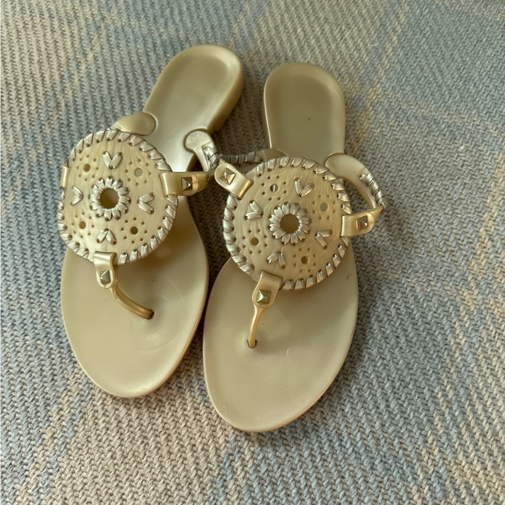 Jack Rogers Gold Women's Sandal. Size 7